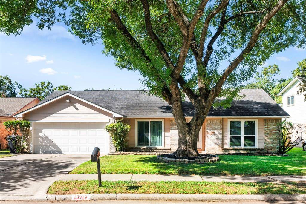 Houston, TX 77034,13919 Kensington PL