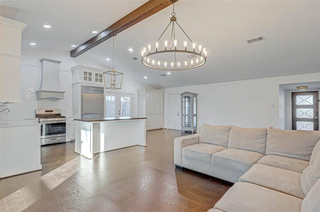 Friendswood, TX 77546,520 E Castle Harbour DR