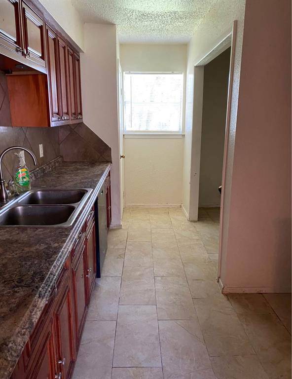 La Porte, TX 77571,1214 Montana ST