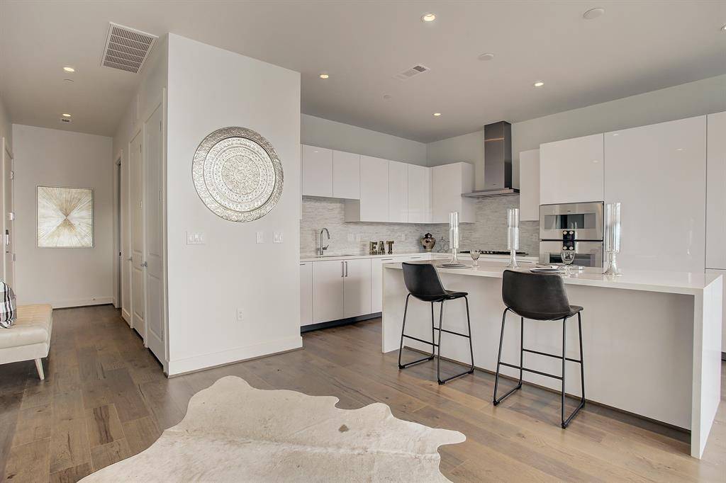 Houston, TX 77027,4521 San Felipe Street #1403
