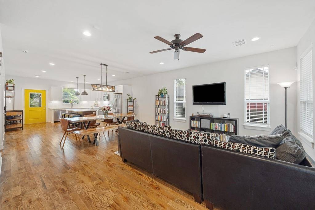 Houston, TX 77009,3809 Edison ST