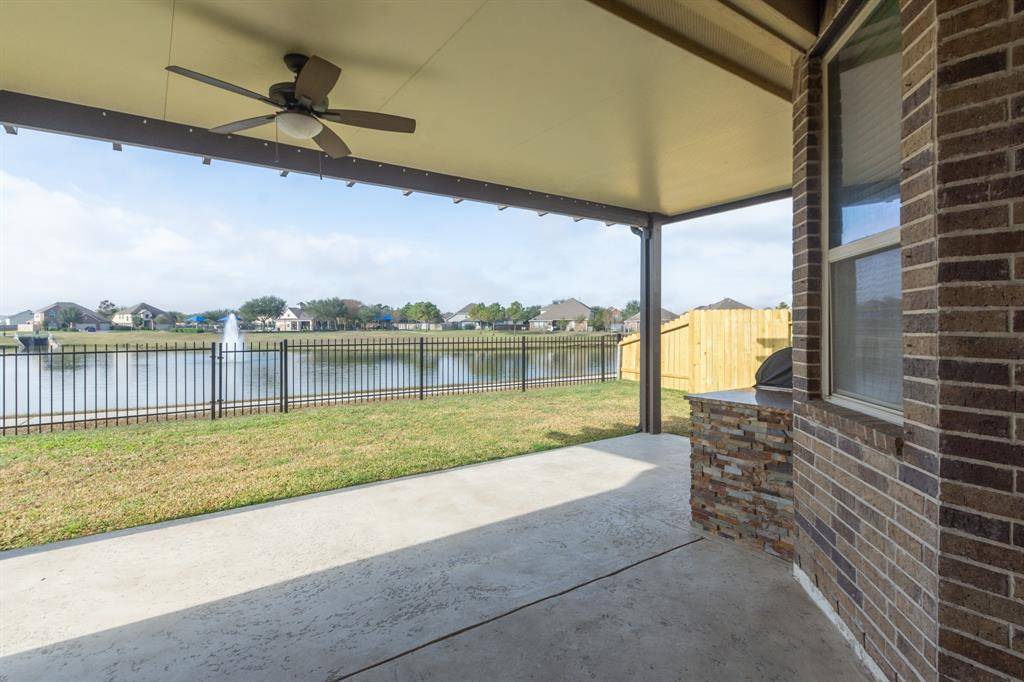 Dickinson, TX 77539,218 Harbor Bend LN