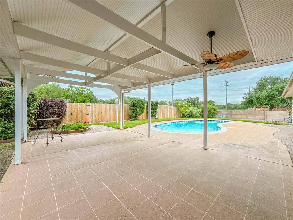 Houston, TX 77062,15002 Torry Pines RD