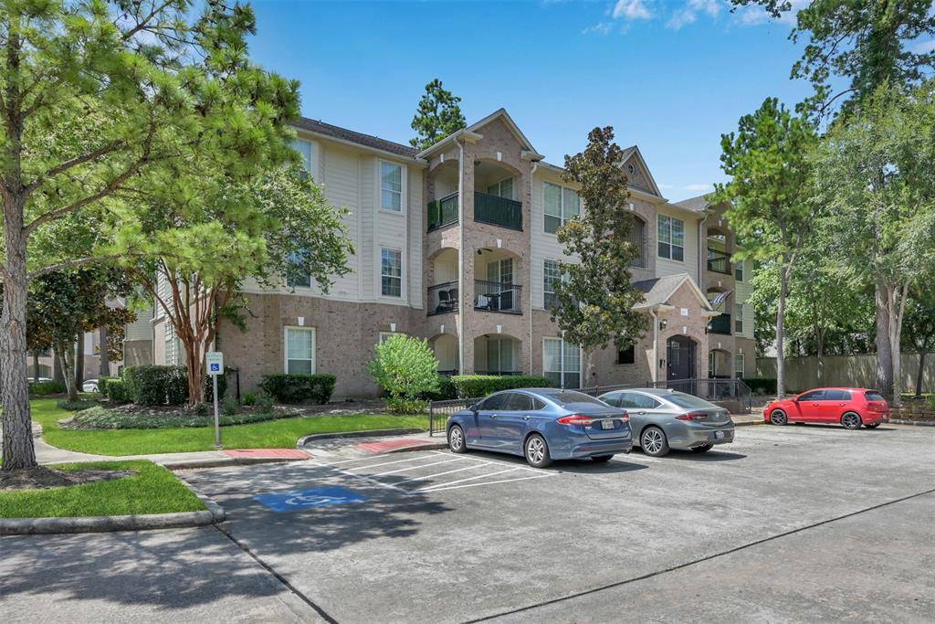 The Woodlands, TX 77382,6607 Lake Woodlands DR #213