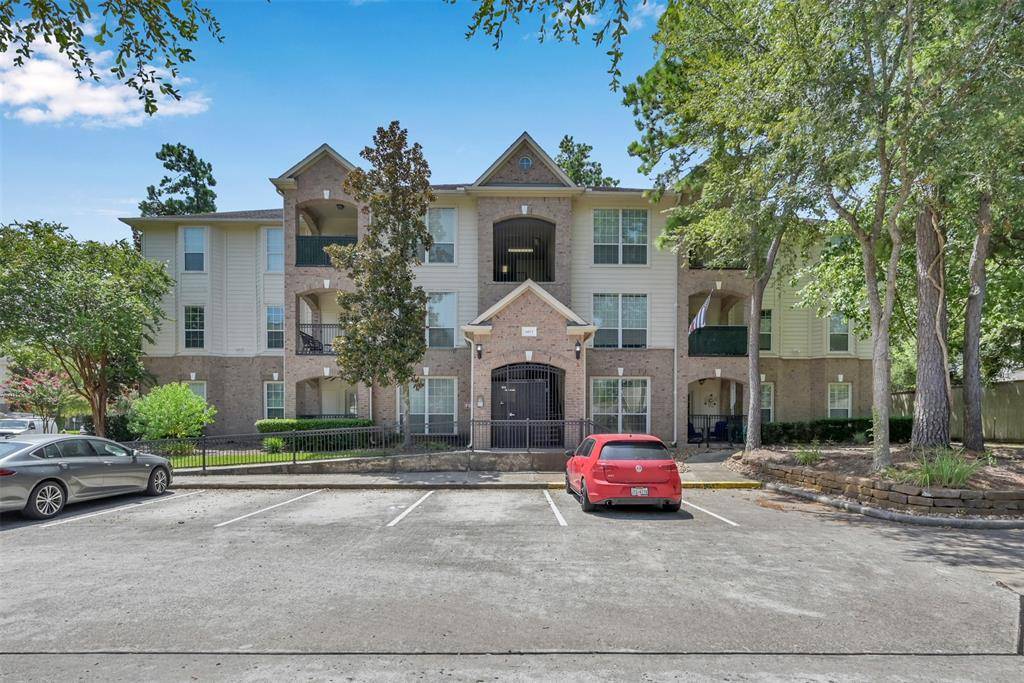 The Woodlands, TX 77382,6607 Lake Woodlands DR #213