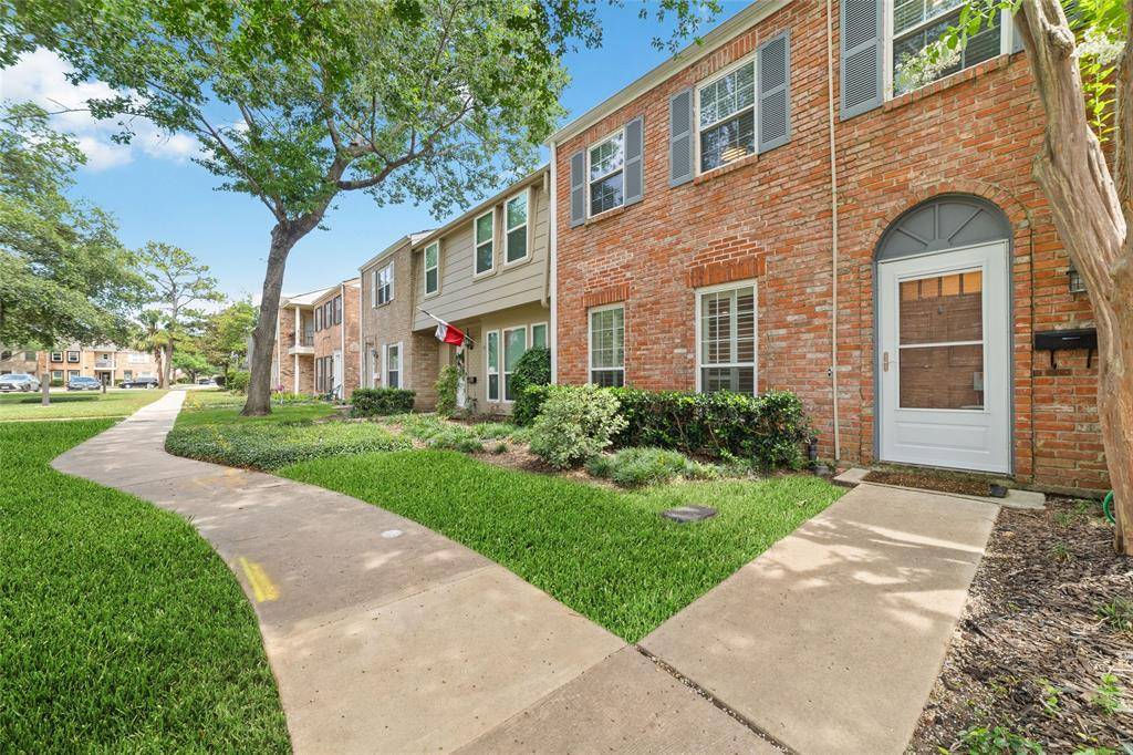 Houston, TX 77079,1271 Country Place DR