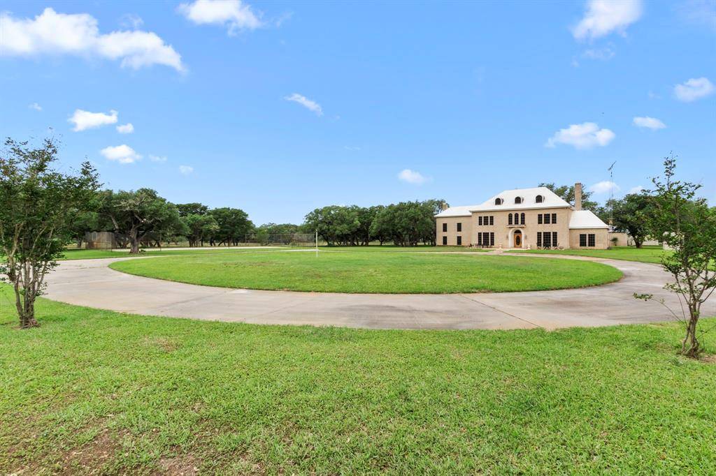 Weimar, TX 78962,2751 FM 2434