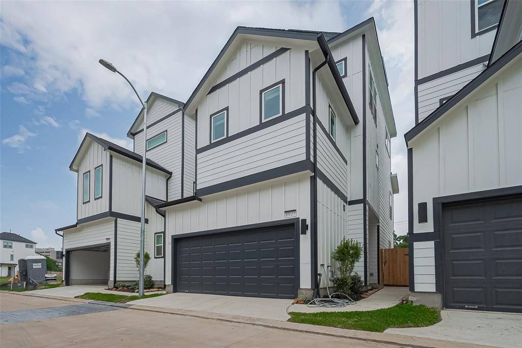 Houston, TX 77055,8928 Covenant PL