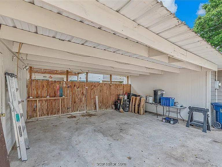 Bryan, TX 77801,924 Navidad ST