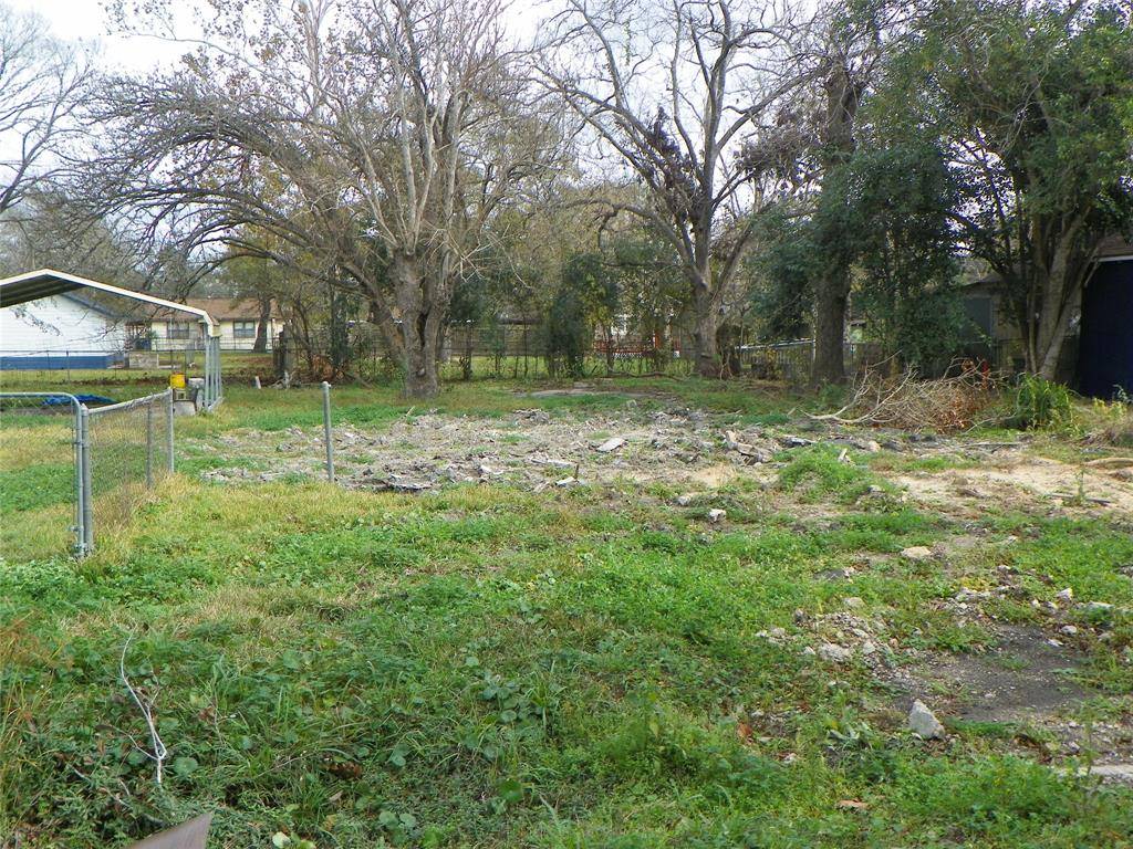 Sweeny, TX 77480,304 N Orange ST