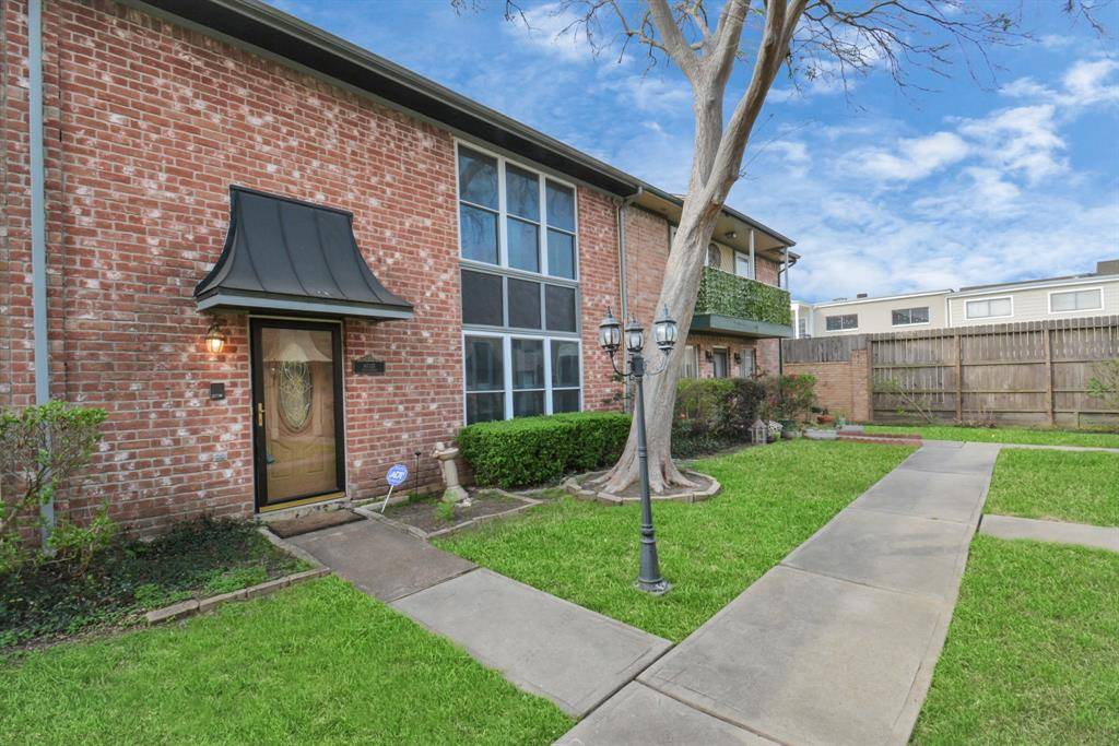 Houston, TX 77079,14732 Perthshire RD #34-E