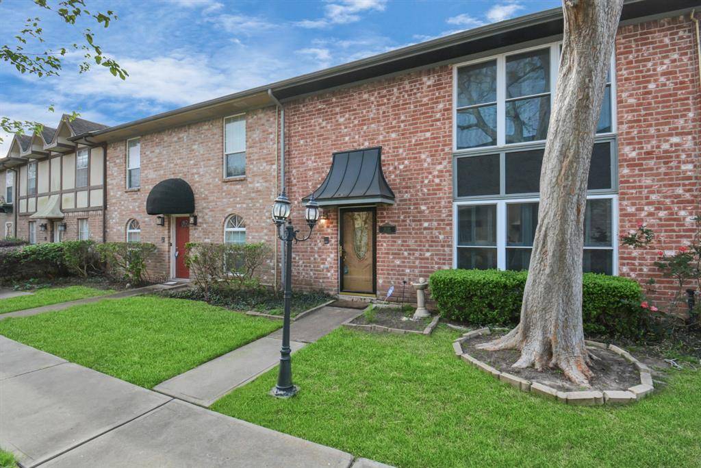 Houston, TX 77079,14732 Perthshire RD #34-E