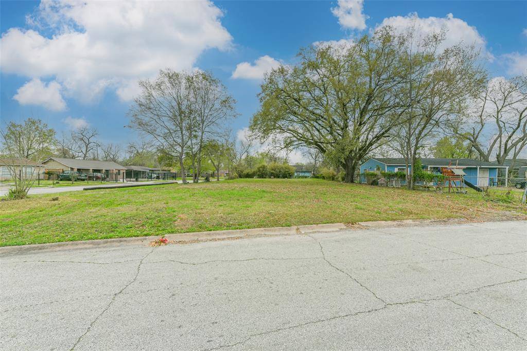 Houston, TX 77033,5430 Lyndhurst DR