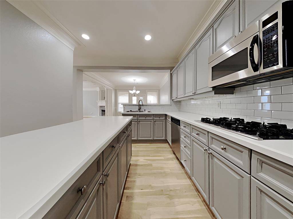 Houston, TX 77019,839 Rosine ST