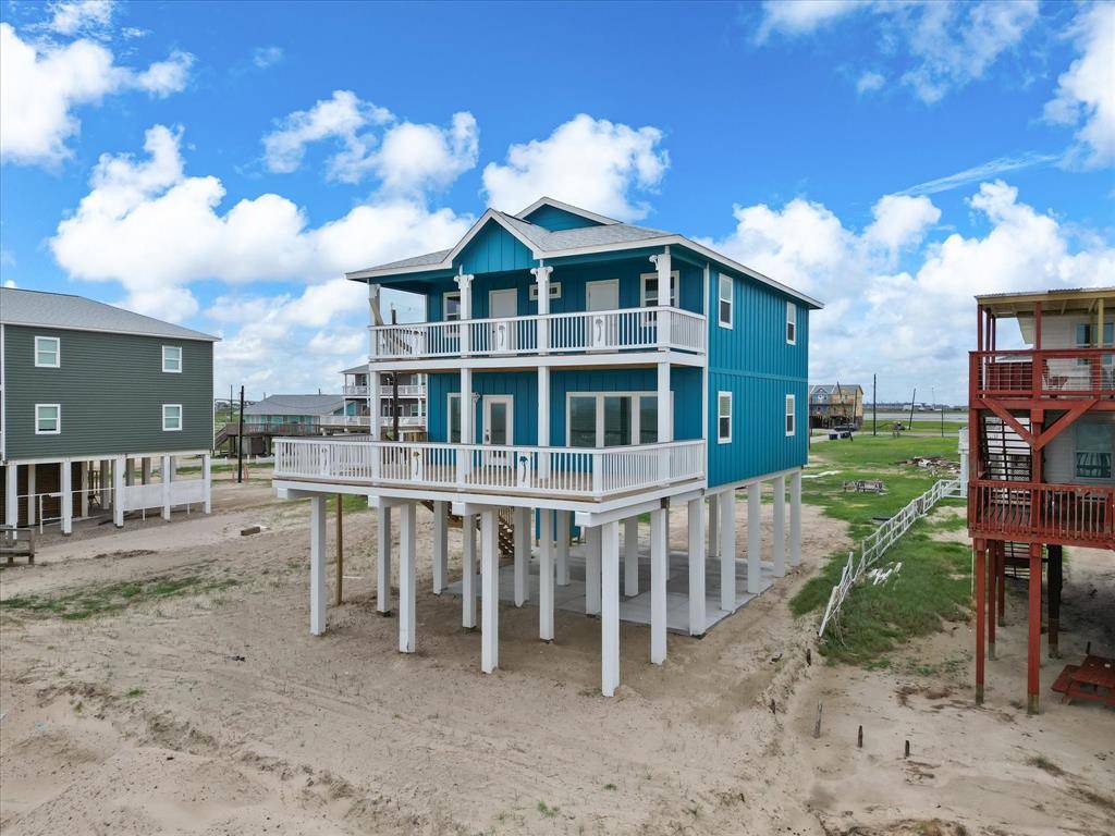 Surfside Beach, TX 77541,106 W Palm ST