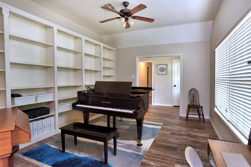 Houston, TX 77035,5926 Lattimer DR