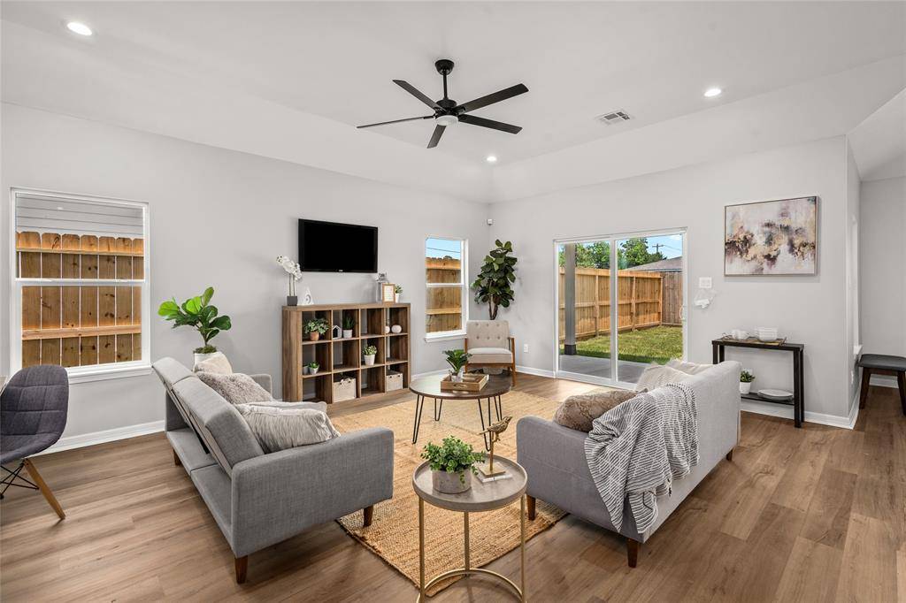 Houston, TX 77015,14307 Laredo ST