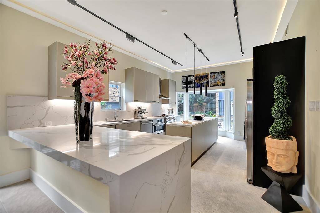 Houston, TX 77057,1202 Nantucket DR