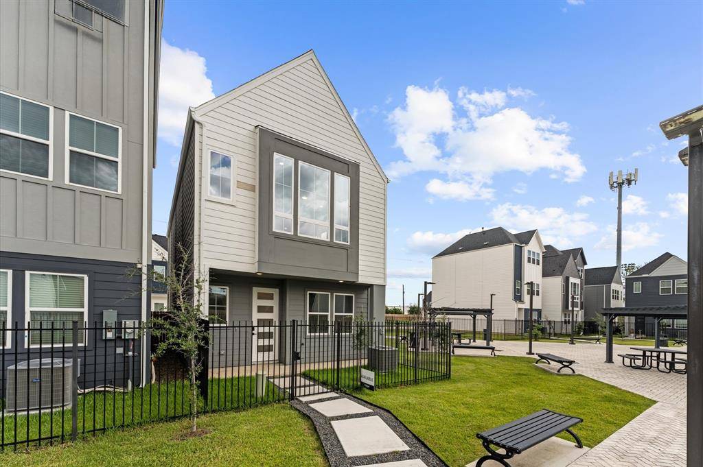 Houston, TX 77055,8305 Springwood Creek LN