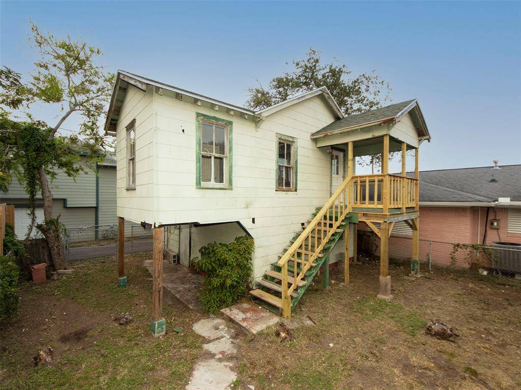 Galveston, TX 77551,5106 Avenue Q Rear