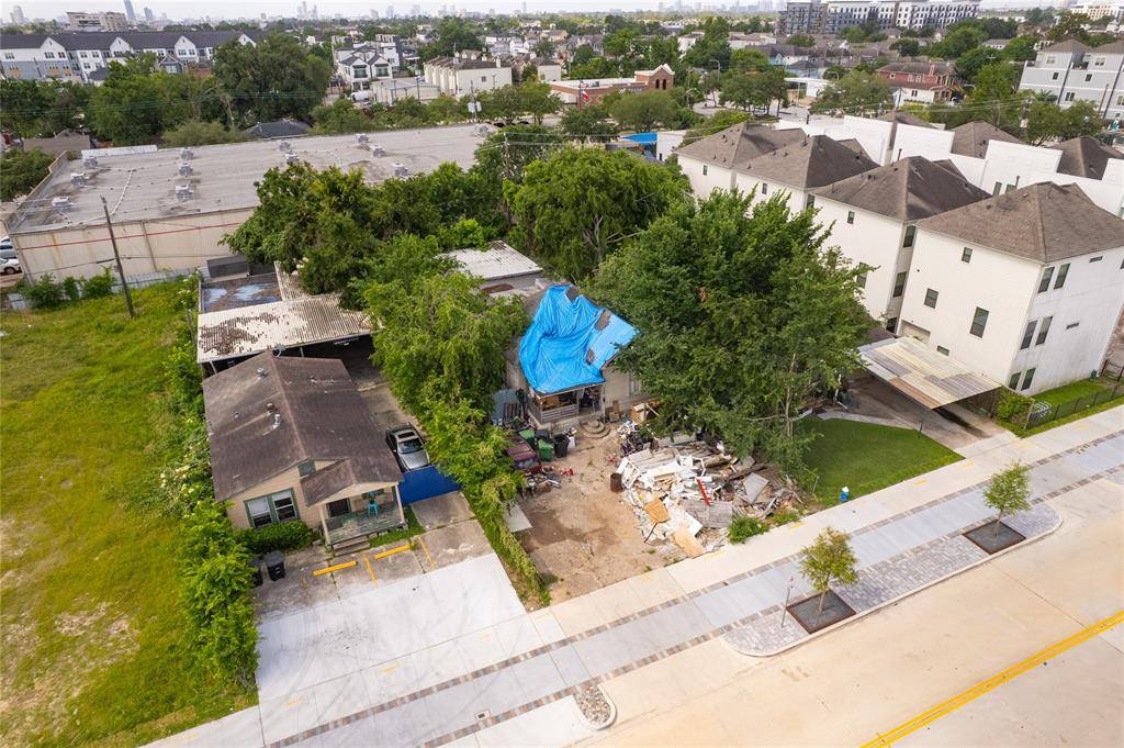 Houston, TX 77008,724 W 24th ST