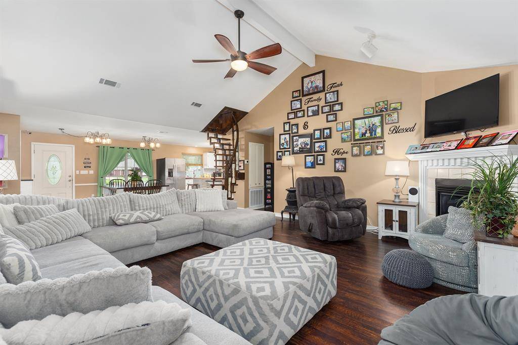 Lufkin, TX 75901,640 White Dove Drive