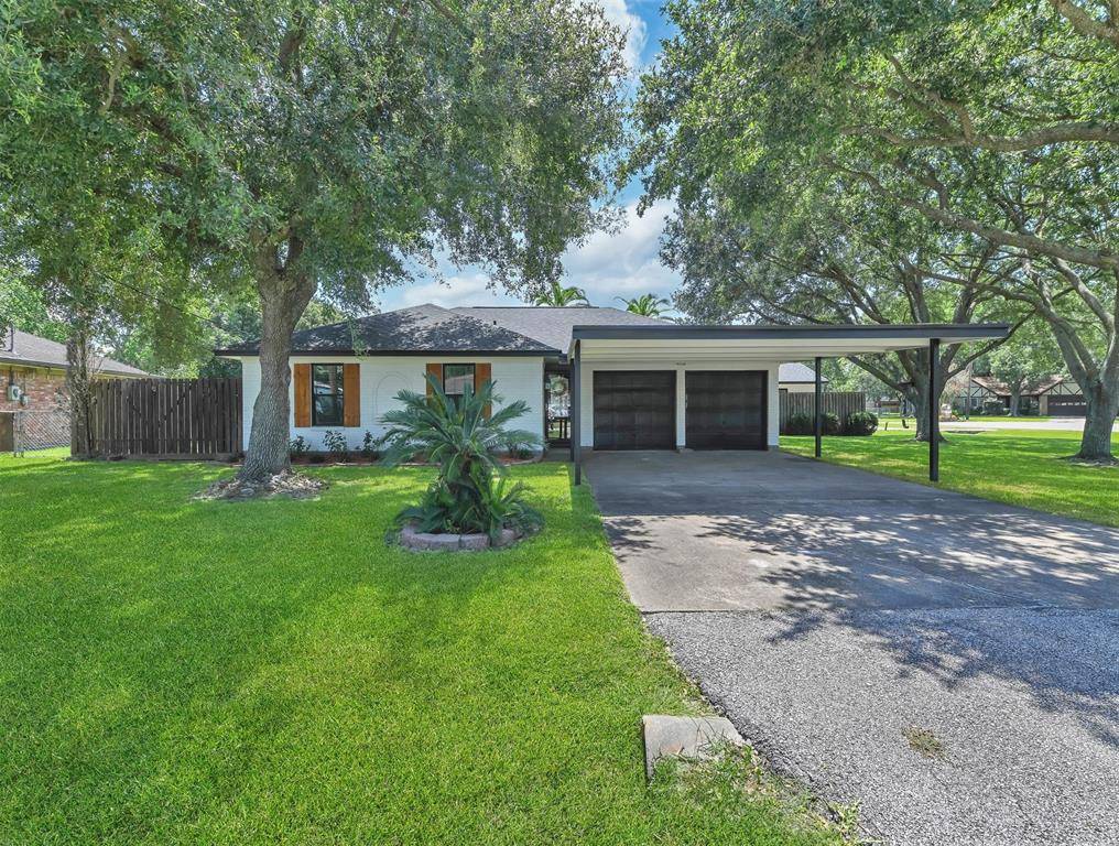 Highlands, TX 77562,3898 Lance ST