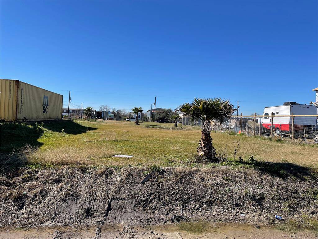 San Leon, TX 77539,518 15th ST