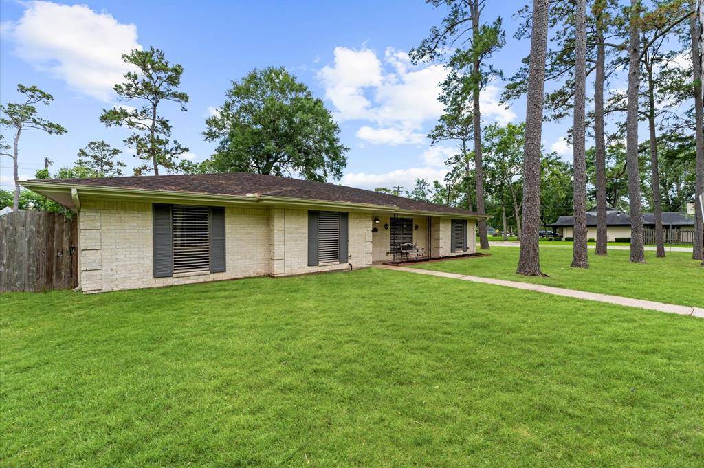Dickinson, TX 77539,1057 Royal Oak DR