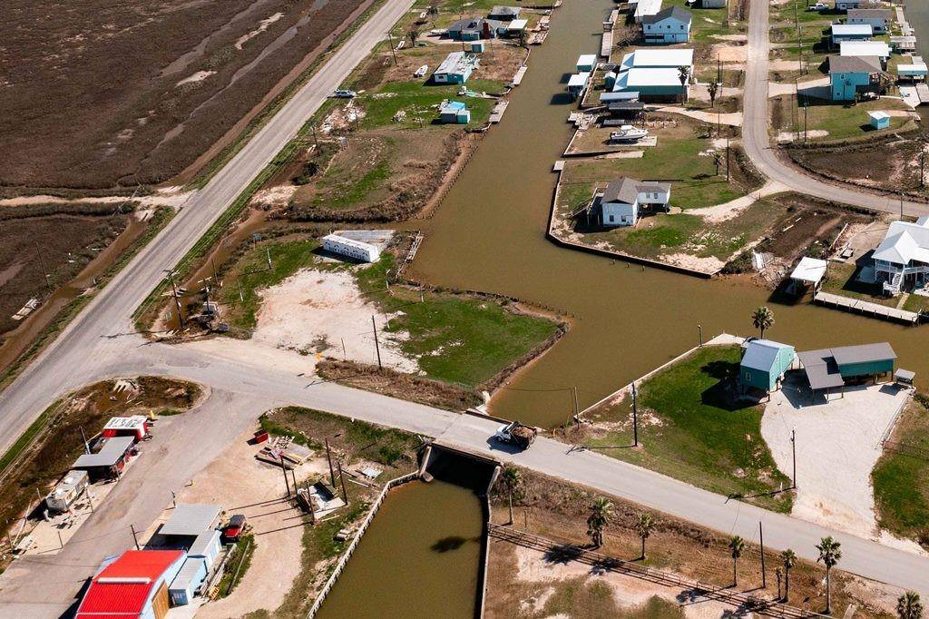 Sargent, TX 77414,201 Carancahua ST