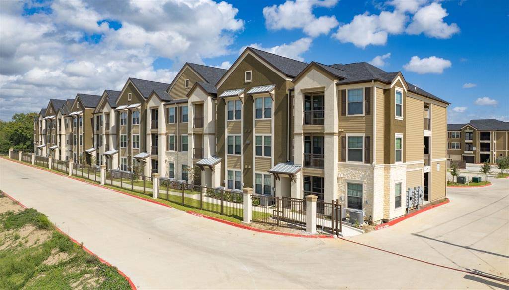 Baytown, TX 77521,907 South RD #7206
