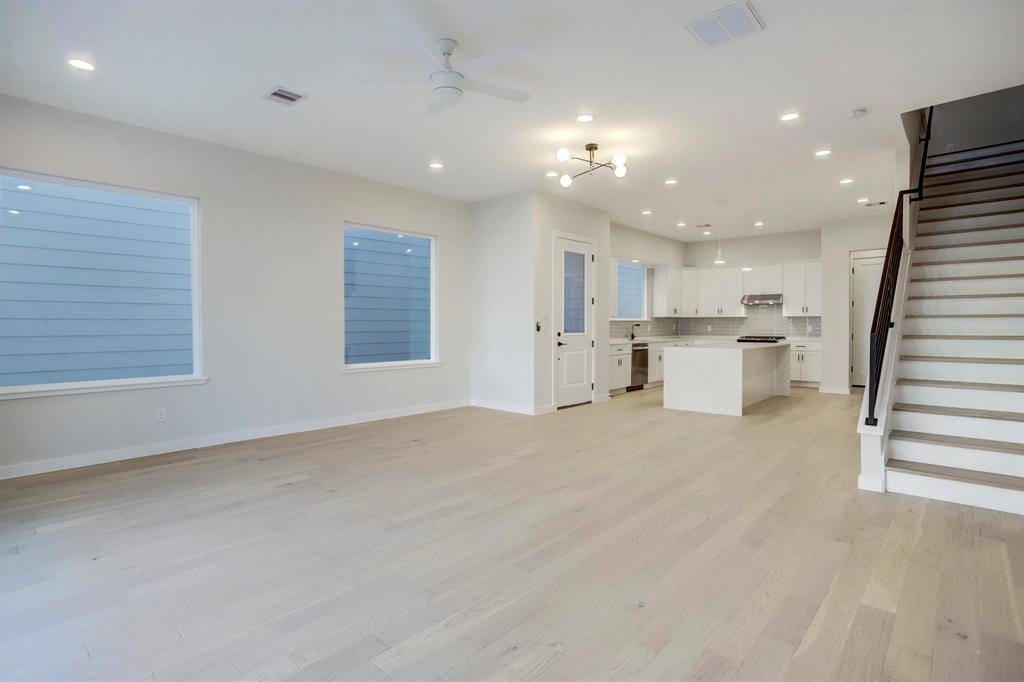 Houston, TX 77007,5534 Darling ST