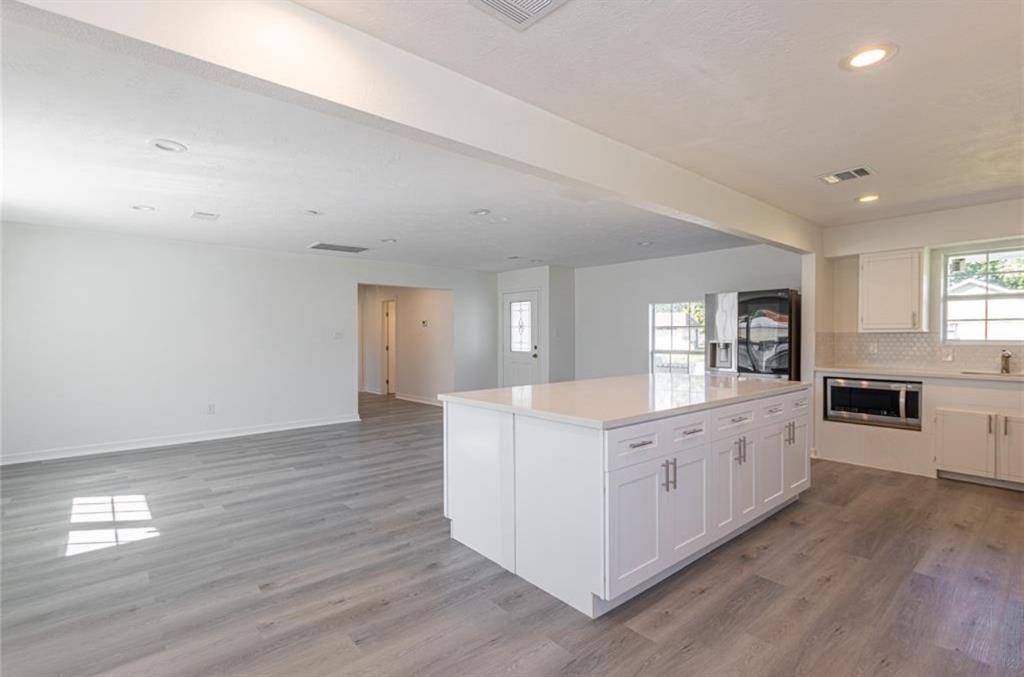 Houston, TX 77016,11034 Ledford LN