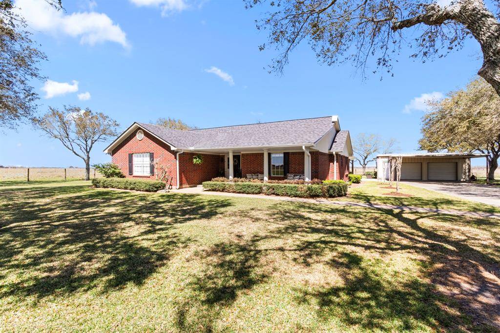East Bernard, TX 77435,764 County Road 207
