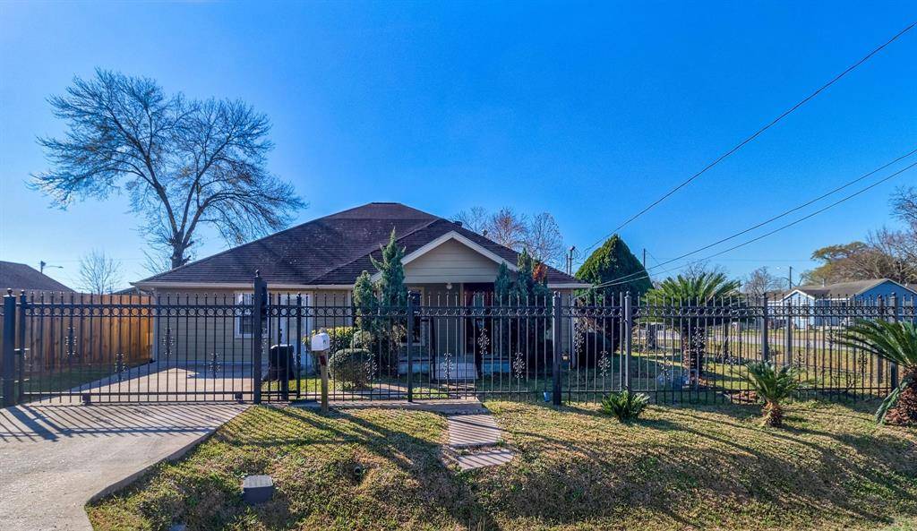 Houston, TX 77029,8004 Mendez ST