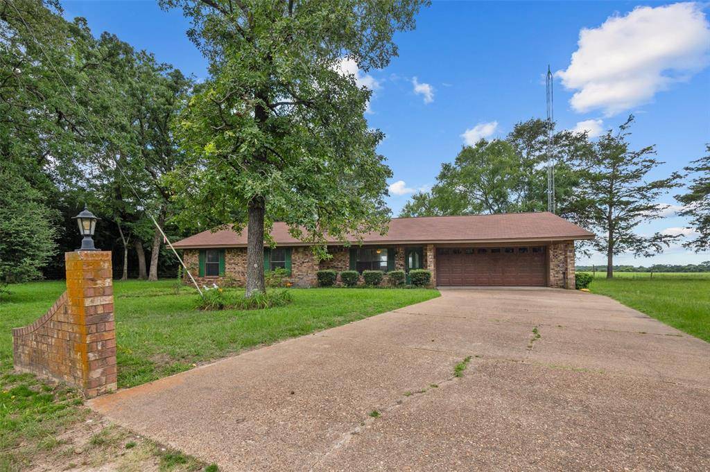 Grapeland, TX 75844,239 County Road 2335