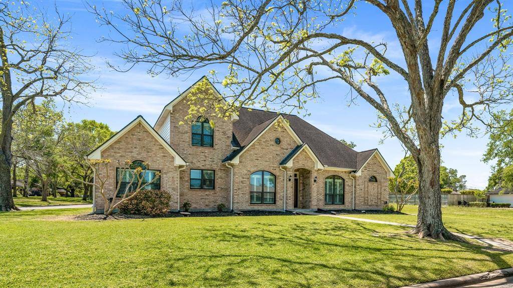 Alvin, TX 77511,215 Ridgemont DR