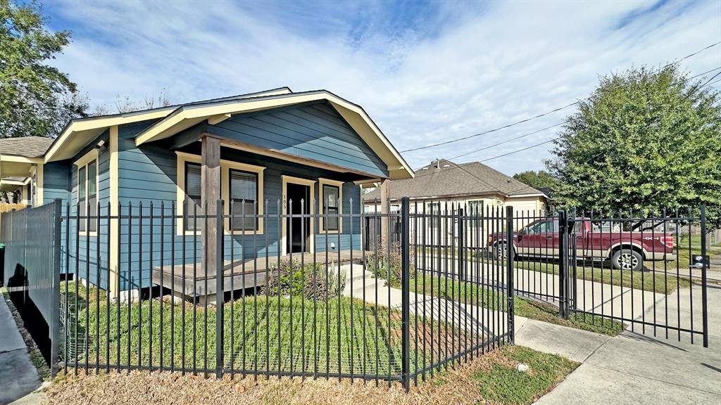 Houston, TX 77011,105 N Eastwood ST