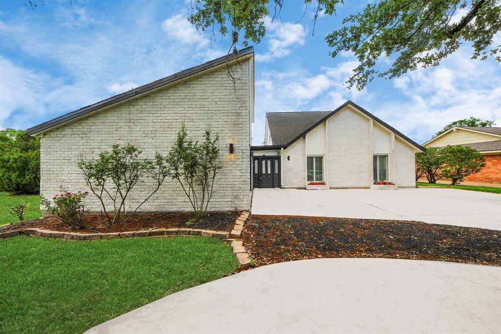 Sugar Land, TX 77478,722 Merrick DR