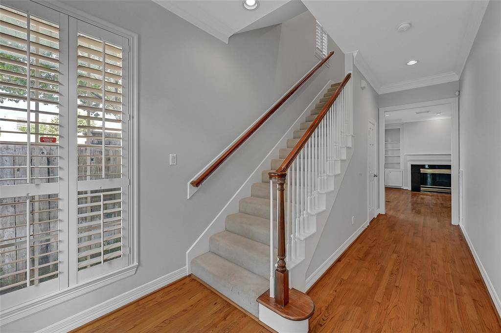 Houston, TX 77027,2920 Saint ST