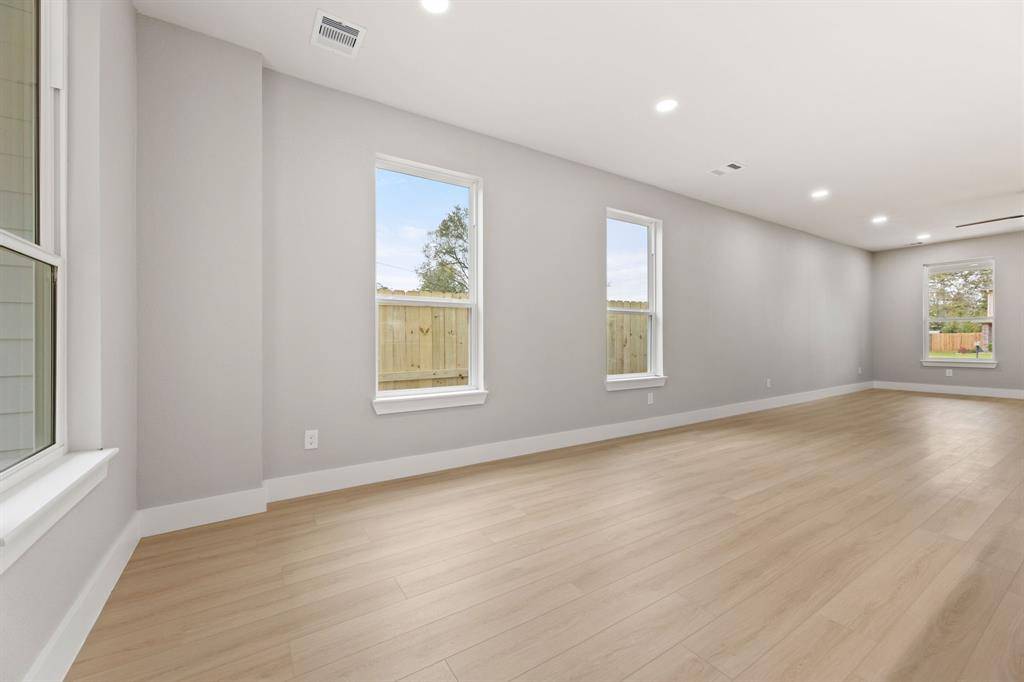 Houston, TX 77078,9902 Haddick ST