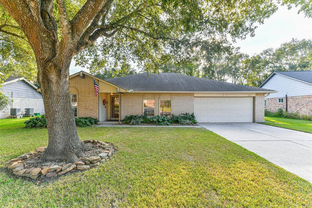 League City, TX 77573,203 Lazy Hollow DR