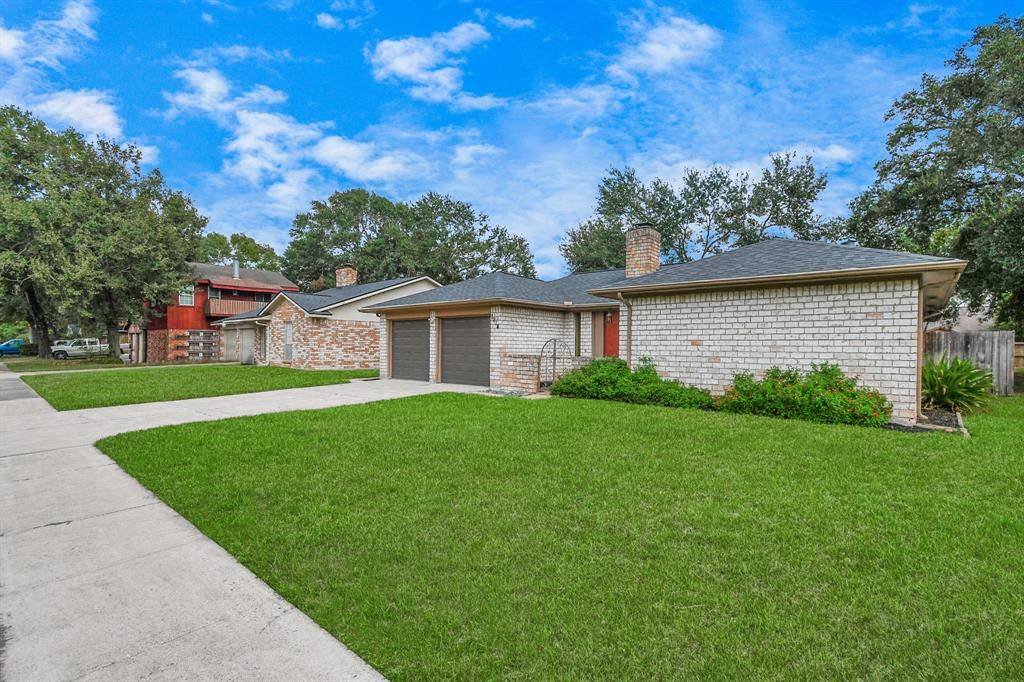 Houston, TX 77088,7214 Leaning Oak DR