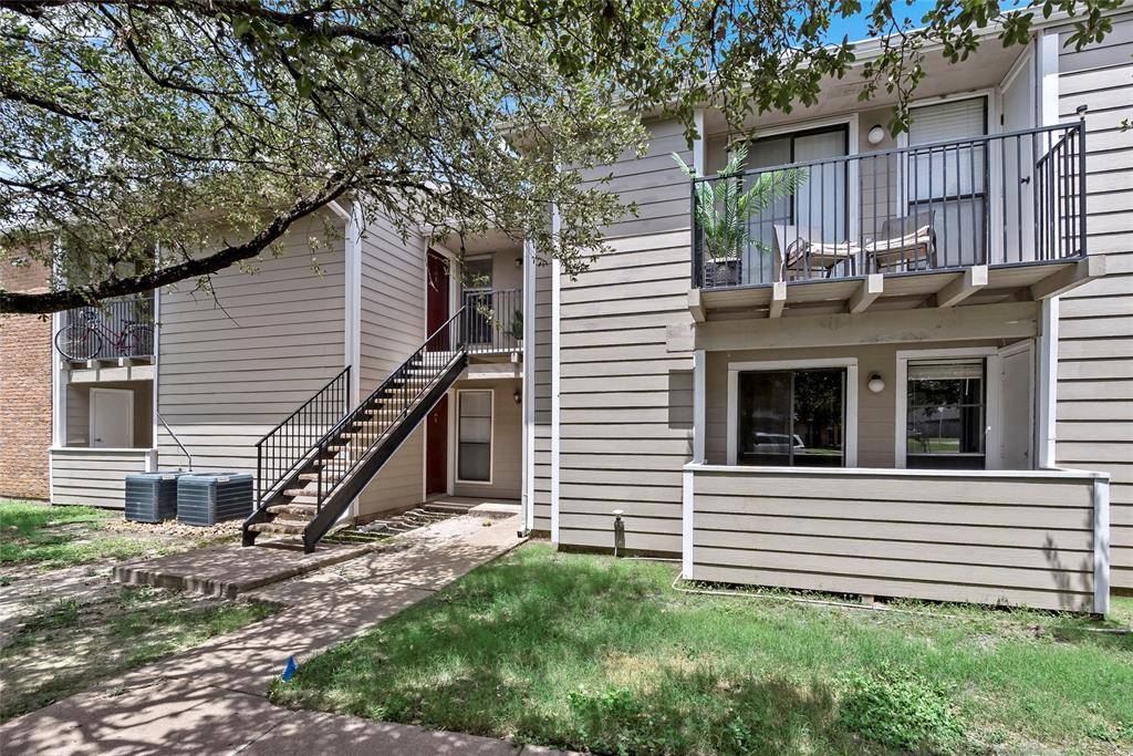 College Station, TX 77840,1901 Holleman DR W #215