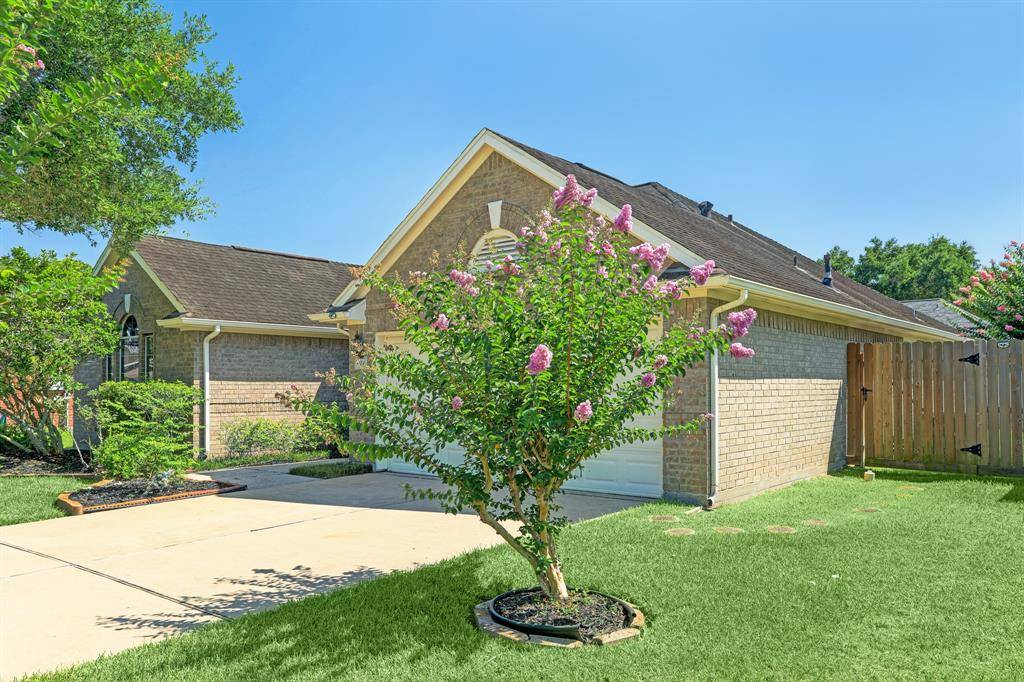 League City, TX 77573,811 Oak Estates CT