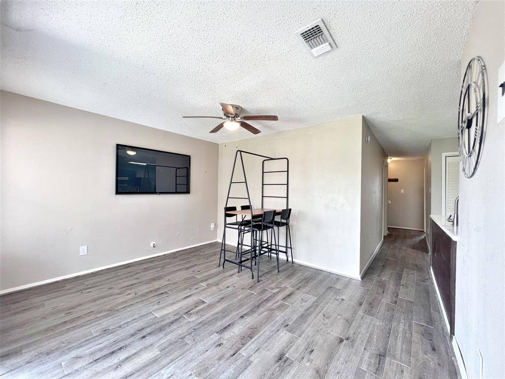 Lake Jackson, TX 77566,418 Garland DR #201
