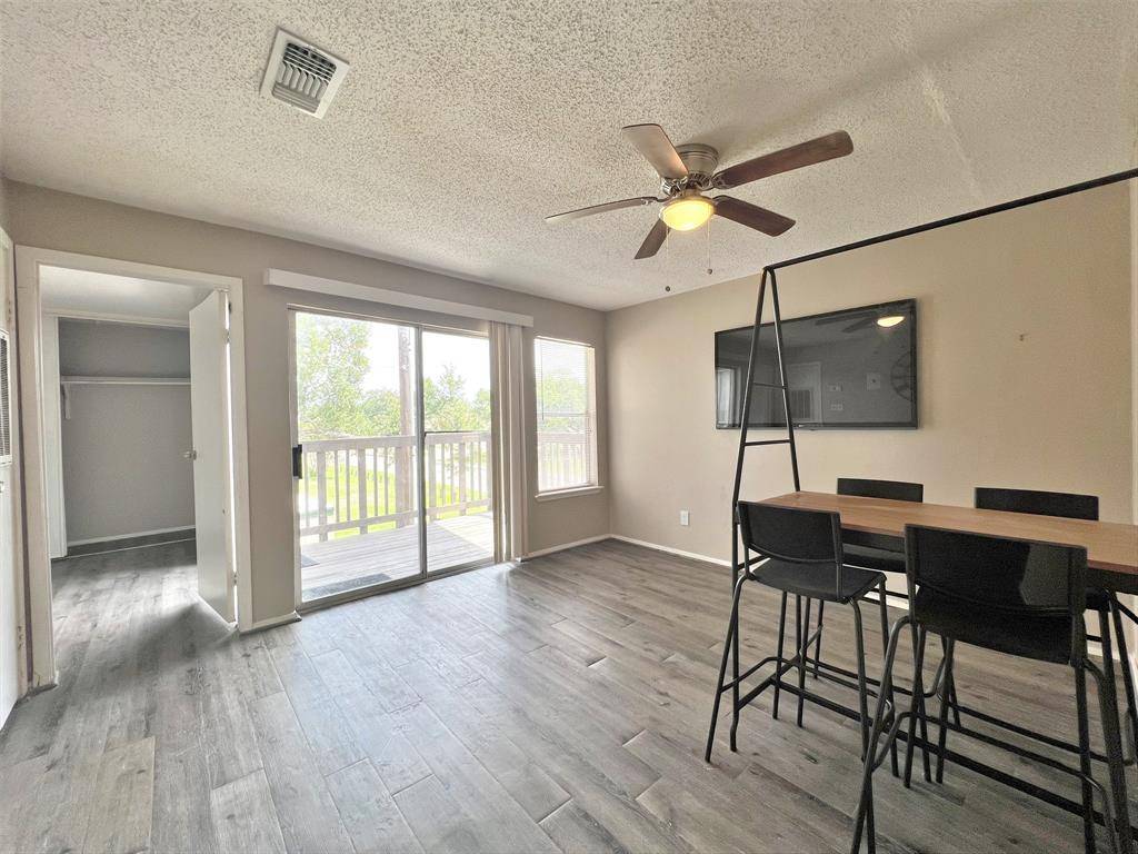 Lake Jackson, TX 77566,418 Garland DR #201