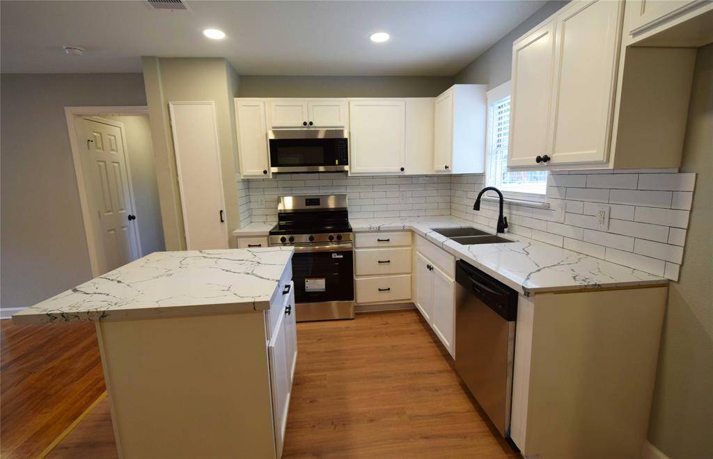 Houston, TX 77033,8130 Sharondale DR