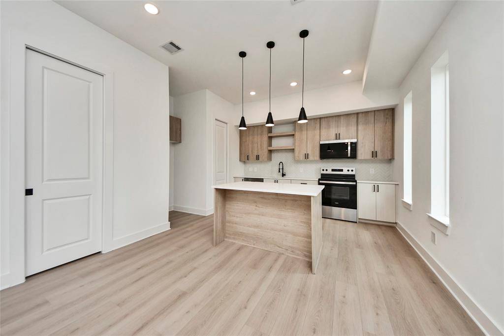 Houston, TX 77051,4601 White Rock ST