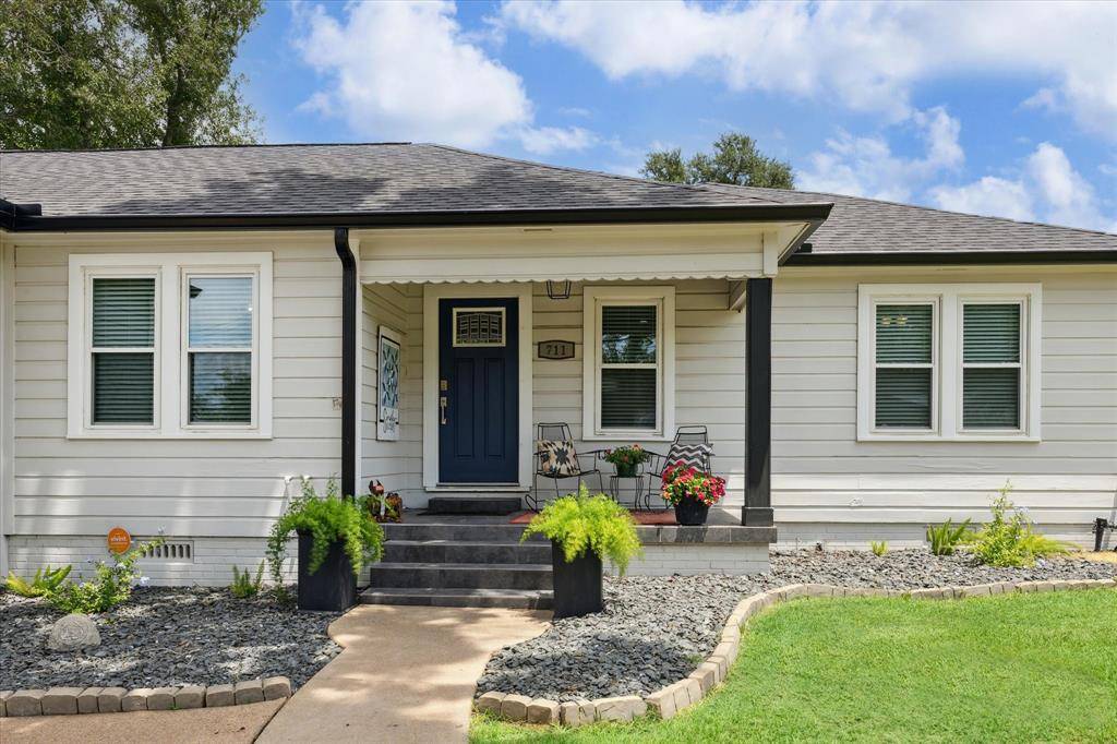 Bellville, TX 77418,711 S Tesch ST